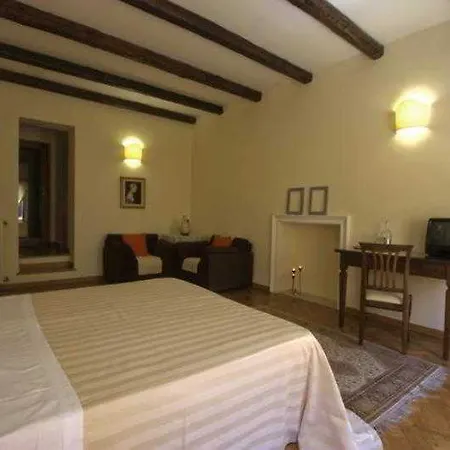 O'viv Hotel 3*